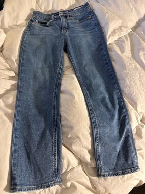 GAP Women's Straight Leg Jeans in Medium Blue